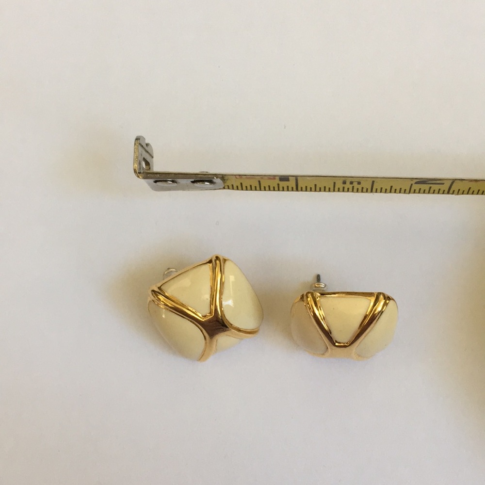 FINAL MARKDOWN Lovely enameled pierced earrings nwot